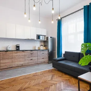 Apartment Fancy With Lift And A/c, Krakow